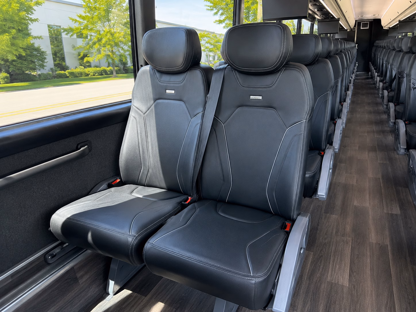 charter bus shuttles between franklin government offices and nashville s capitol hill